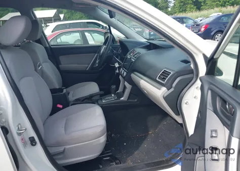 2016 Subaru Forester 2.5I Premium z USA, uszkodzony, nr VIN JF2SJADC6GH539560